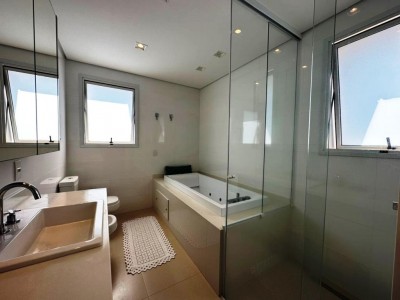 Edifício Córsega - Ilhas do Mediterrâneo