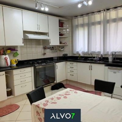 VENDA - casa - Jardim Shangrilá. Projetada pelo Arquiteto Jurandir Bueno.