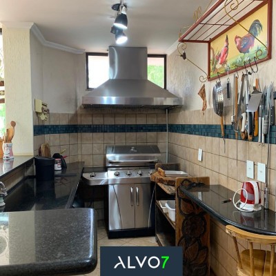 VENDA - casa - Jardim Shangrilá. Projetada pelo Arquiteto Jurandir Bueno.