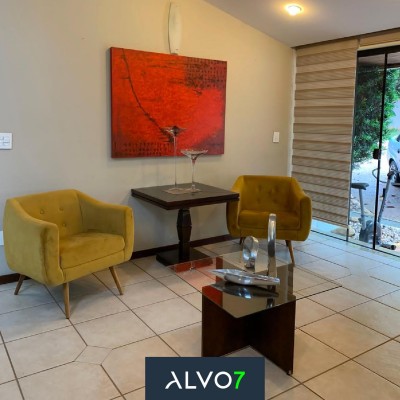 VENDA - casa - Jardim Shangrilá. Projetada pelo Arquiteto Jurandir Bueno.