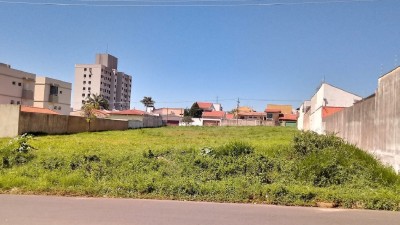 Venda - Área no Jd. Terra Branca